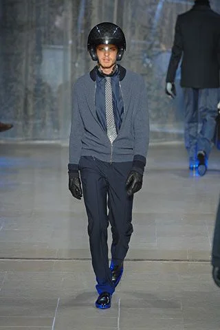 Look 16